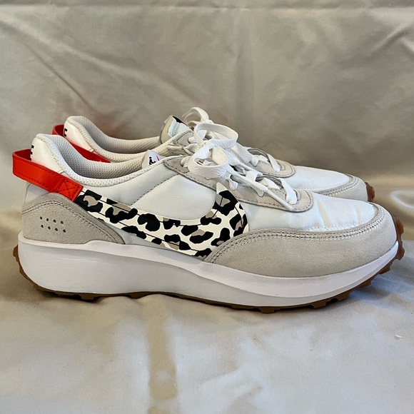 Women’s Nike Waffle Debut Sneakers size 9 - Picture 1 of 8
